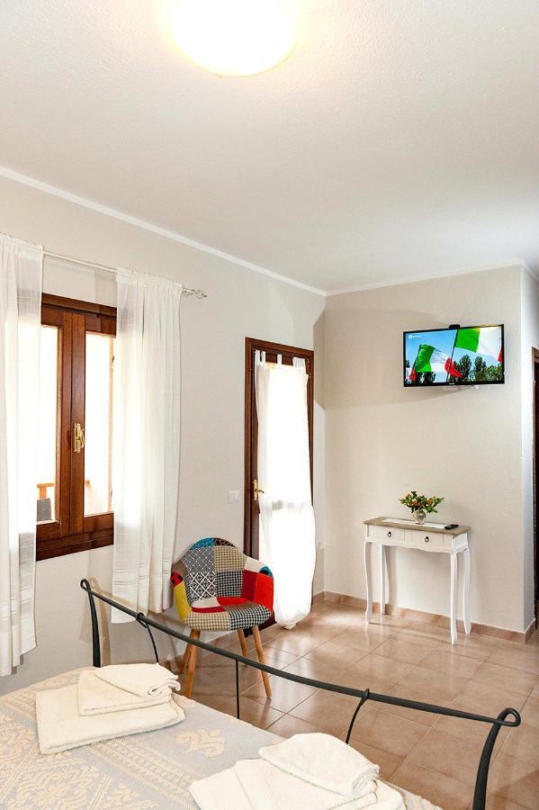Lu Lioni Rooms San Teodoro  Εξωτερικό φωτογραφία