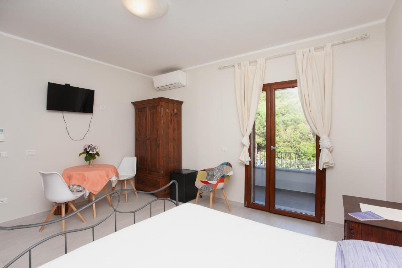 Lu Lioni Rooms San Teodoro  Εξωτερικό φωτογραφία