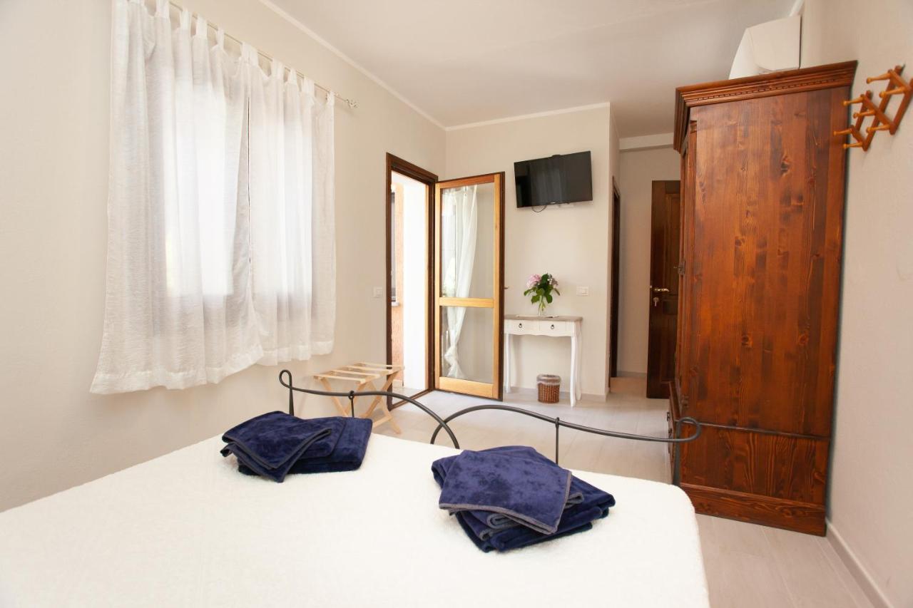 Lu Lioni Rooms San Teodoro  Εξωτερικό φωτογραφία