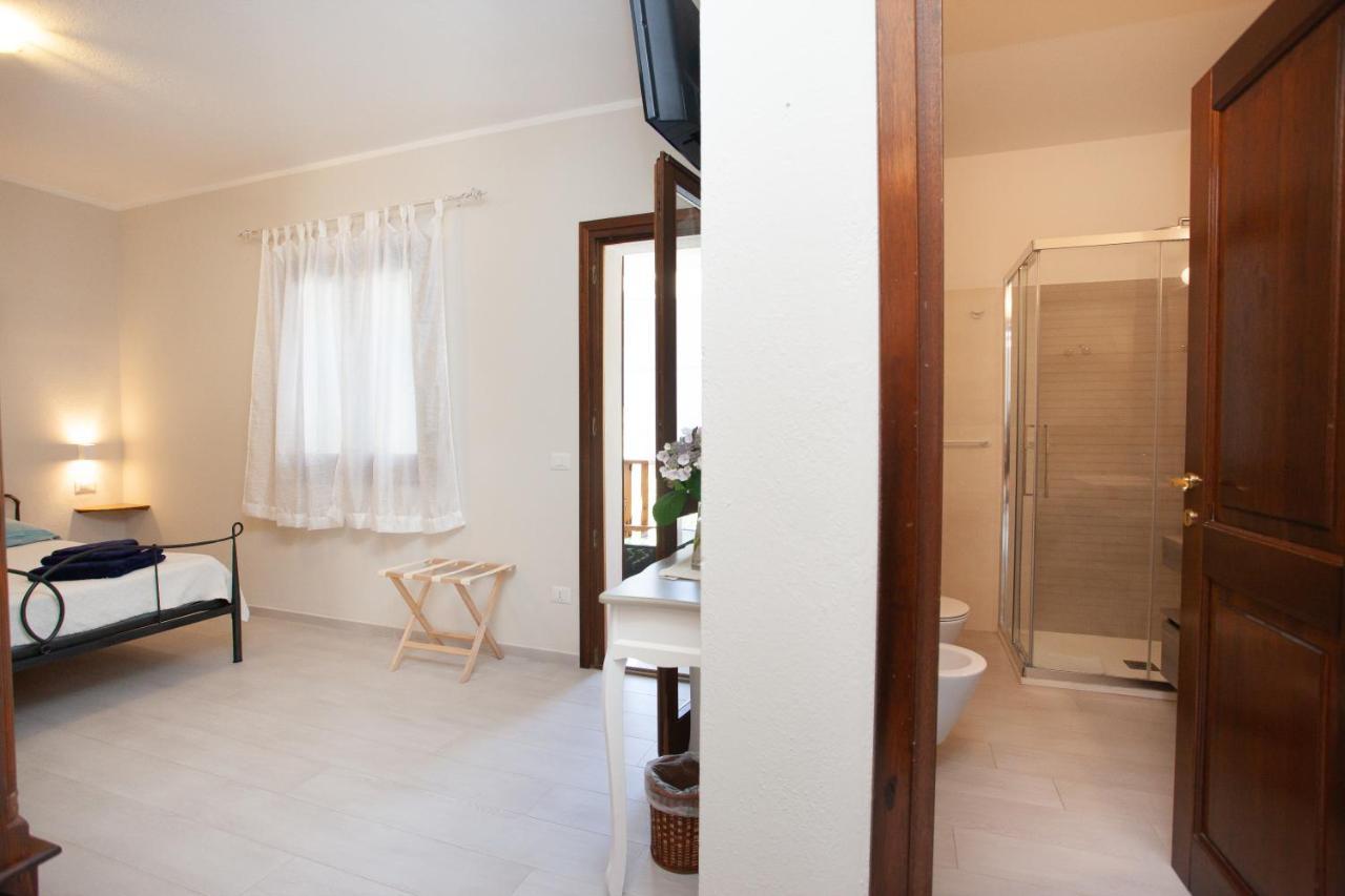 Lu Lioni Rooms San Teodoro  Εξωτερικό φωτογραφία