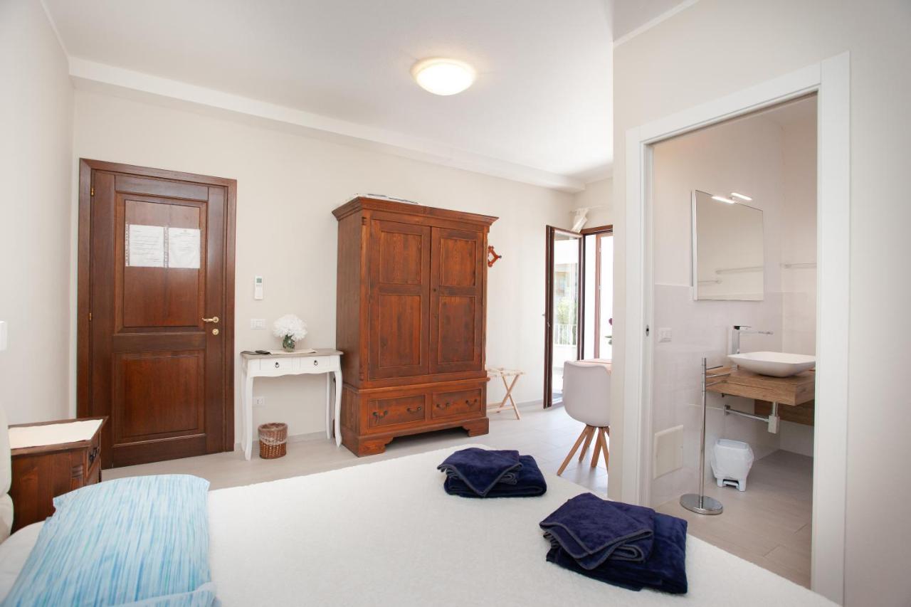 Lu Lioni Rooms San Teodoro  Εξωτερικό φωτογραφία