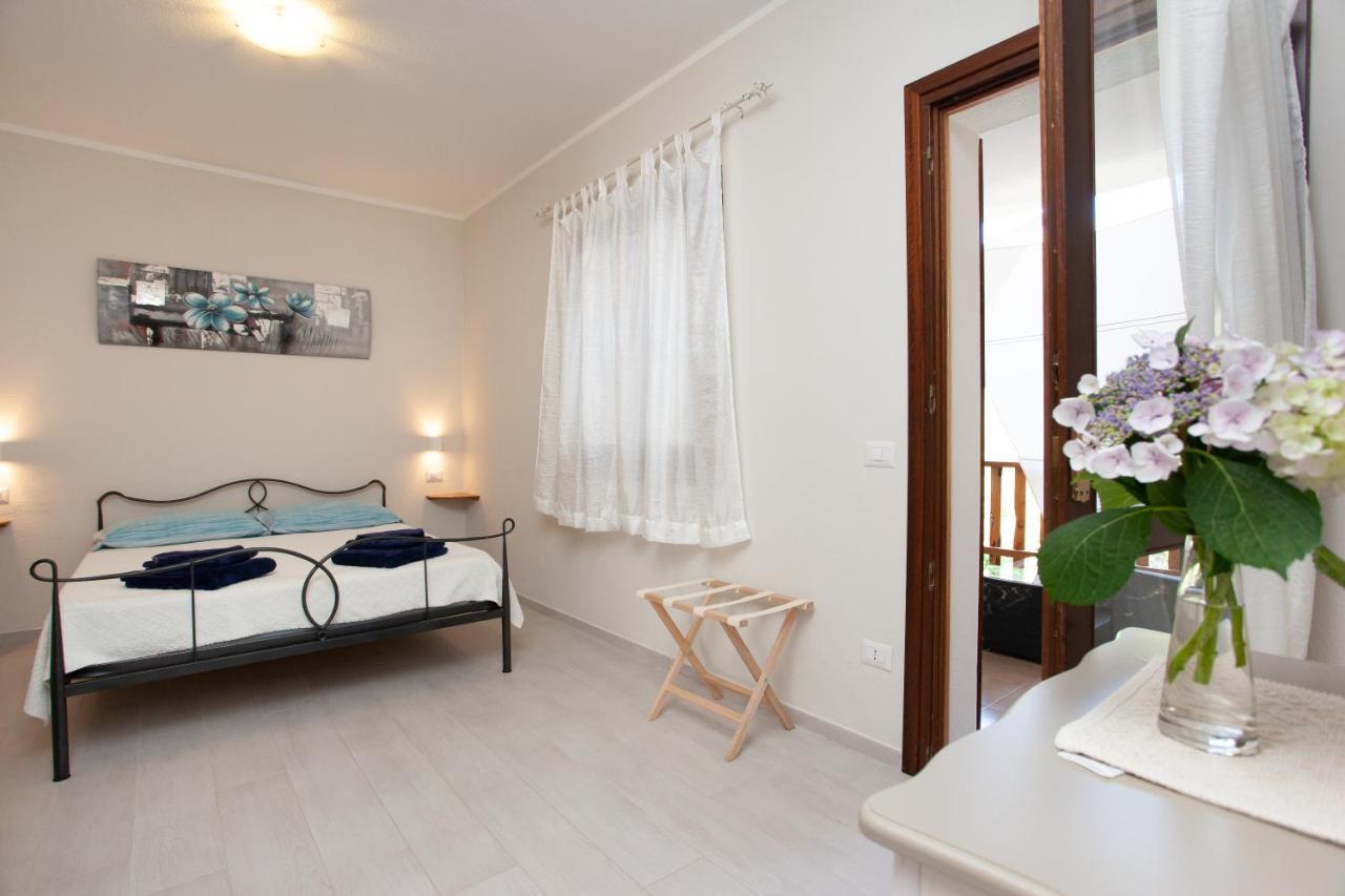Lu Lioni Rooms San Teodoro  Εξωτερικό φωτογραφία